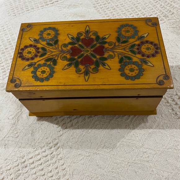 Vintage Jewelry Box 1955 - Picture 4 of 8